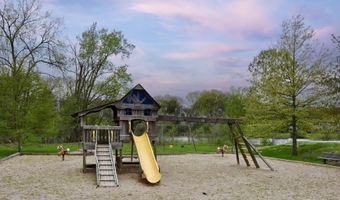 609 Watersedge Dr, Ann Arbor, MI 48105