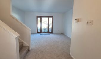 10 WOODFIELD Dr, Claymont, DE 19703