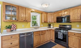 29 Harriman Rd, Raymond, NH 03077