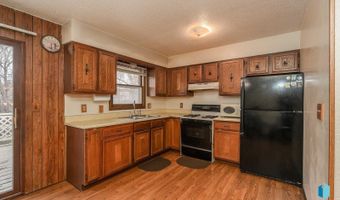 1204 N Lowell Ave, Sioux Falls, SD 57103