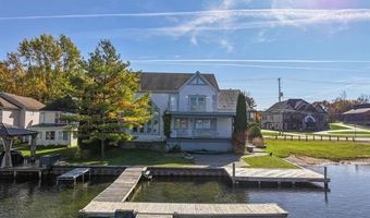 2076 S Long Lake Rd, Fenton, MI 48430