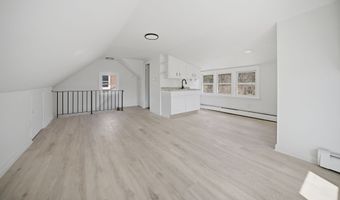 35 Dyer Ave, Canton, CT 06019