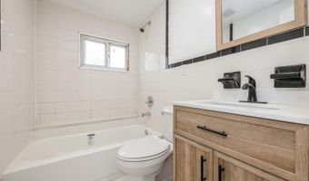 101 Monroe St, Amityville, NY 11701