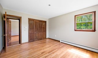 6 Victoria Dr, Colchester, CT 06415