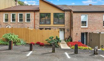 99 BURNING TREE Ln, Reading, PA 19607