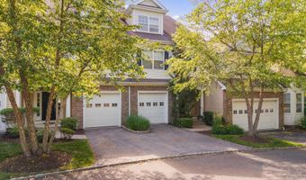 2 Dogwood Ct 2, Middlebury, CT 06762