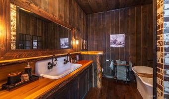 18999 River Rd, Athens, OH 45701