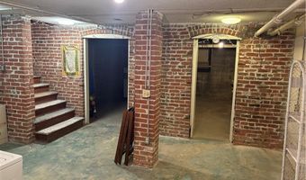 1404 S 8th St, Atchison, KS 66002