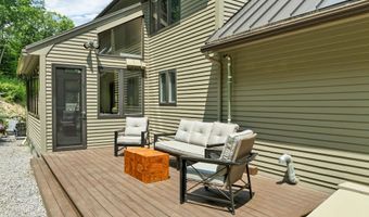 8 W Gate Dr, Bow, NH 03304