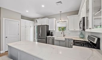 5 Ranger Ln, Arundel, ME 04046