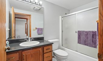 8032 NE 27th Ave, Altoona, IA 50009