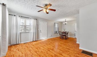 8 Cedar Dr, Barboursville, WV 25504