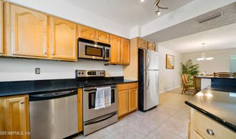 2233 SEMINOLE Rd 7, Atlantic Beach, FL 32233