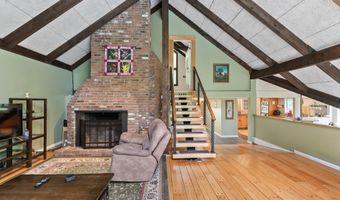 27 Whippoorwill Ln, Bethany, CT 06524