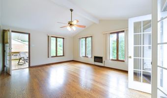 50 W Oak Hill Dr, Ballwin, MO 63021