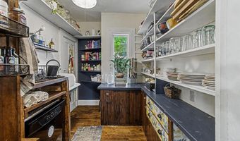 498 Montgomery Rd, Berkshire, VT 05447