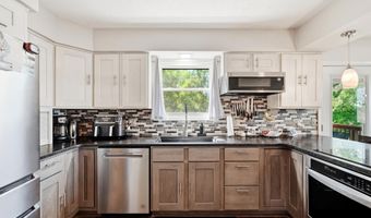 27 Hickory Dr, Barboursville, WV 25504