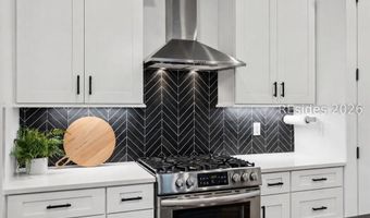 37 Park Sq S, Beaufort, SC 29907
