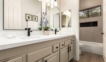 940 W MACAW Dr, Chandler, AZ 85286