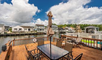 66 Wind Jammer Ct, Bayville, NJ 08721