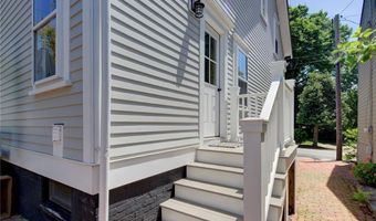 8 Sanford St, Newport, RI 02840