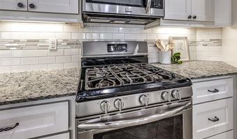 5507 Nottingham Pl, Bartlesville, OK 74006