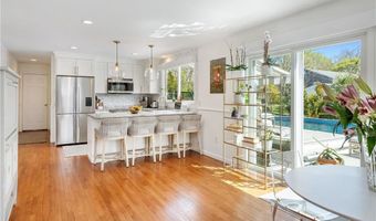 7 Maloney Ln, Middletown, RI 02842