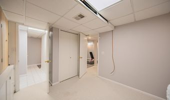 3085 N Foxridge Ct, Ann Arbor, MI 48105