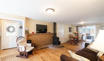 62 Centre Rd, Glocester, RI 02814