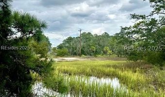 23 Little Creek Rd, Beaufort, SC 29907