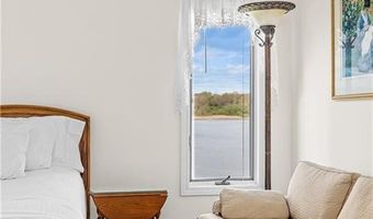 64 Starr Dr, Narragansett, RI 02882