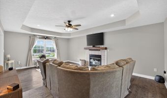 692 N Parker Ln, Bloomfield, IN 47424