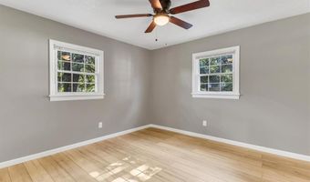 216 Hillsdale Dr, Ballwin, MO 63011