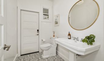 5872 Haleola St, Honolulu, HI 96821