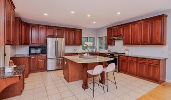 588 Green Rd, Ann Arbor, MI 48105