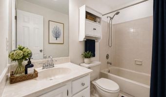 21208 HEDGEROW Ter, Ashburn, VA 20147