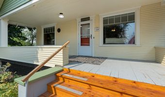 344 S 3RD St, Athena, OR 97813