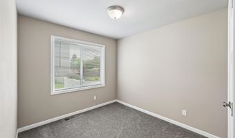 2016 2nd St SW, Altoona, IA 50009