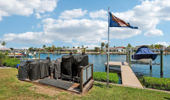 801 FLAMINGO Dr, Apollo Beach, FL 33572