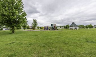 686 Kennedy Dr, Antioch, IL 60002