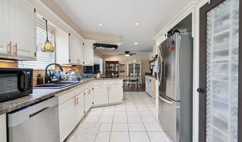 8008 NW 27th St, Bethany, OK 73008