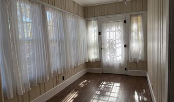 3317 Jackson St, Alton, IL 62002