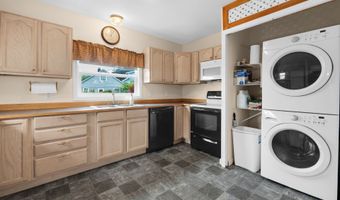97 DRESDEN St, Astoria, OR 97103