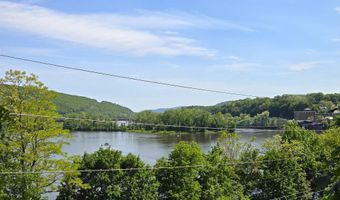 49 Tyler St, Brattleboro, VT 05301