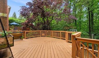 7322 Greentree Rd, Bethesda, MD 20817