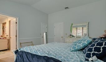 12 Boulevard Dr 24-145, Danbury, CT 06810