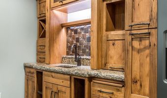 2824 E Sunflower Cir, Brandon, SD 57005