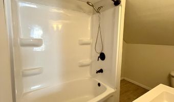 209 SE 10th Ave, Aberdeen, SD 57401