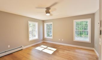 6 Lilac Ave, Bangor, ME 04401