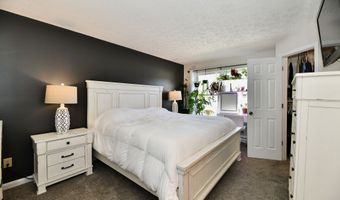 1157 Runningbrook Ct, Avon, IN 46123
